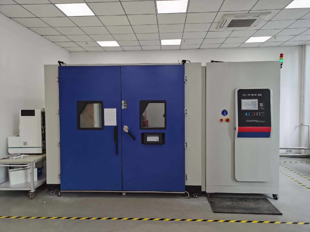 搬运过程中怎么避免高低温湿热箱受损？